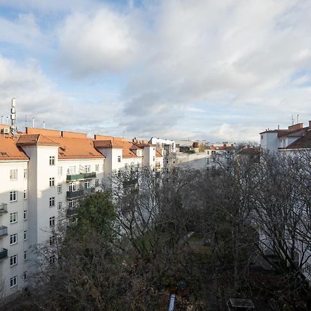 Apartment With A Private Terrace Located Right Near Belvedere Castle, 15 Minutes Away From Stephansdom Vienna Luaran gambar
