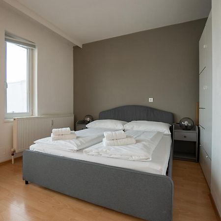 Apartment With A Private Terrace Located Right Near Belvedere Castle, 15 Minutes Away From Stephansdom Vienna Luaran gambar