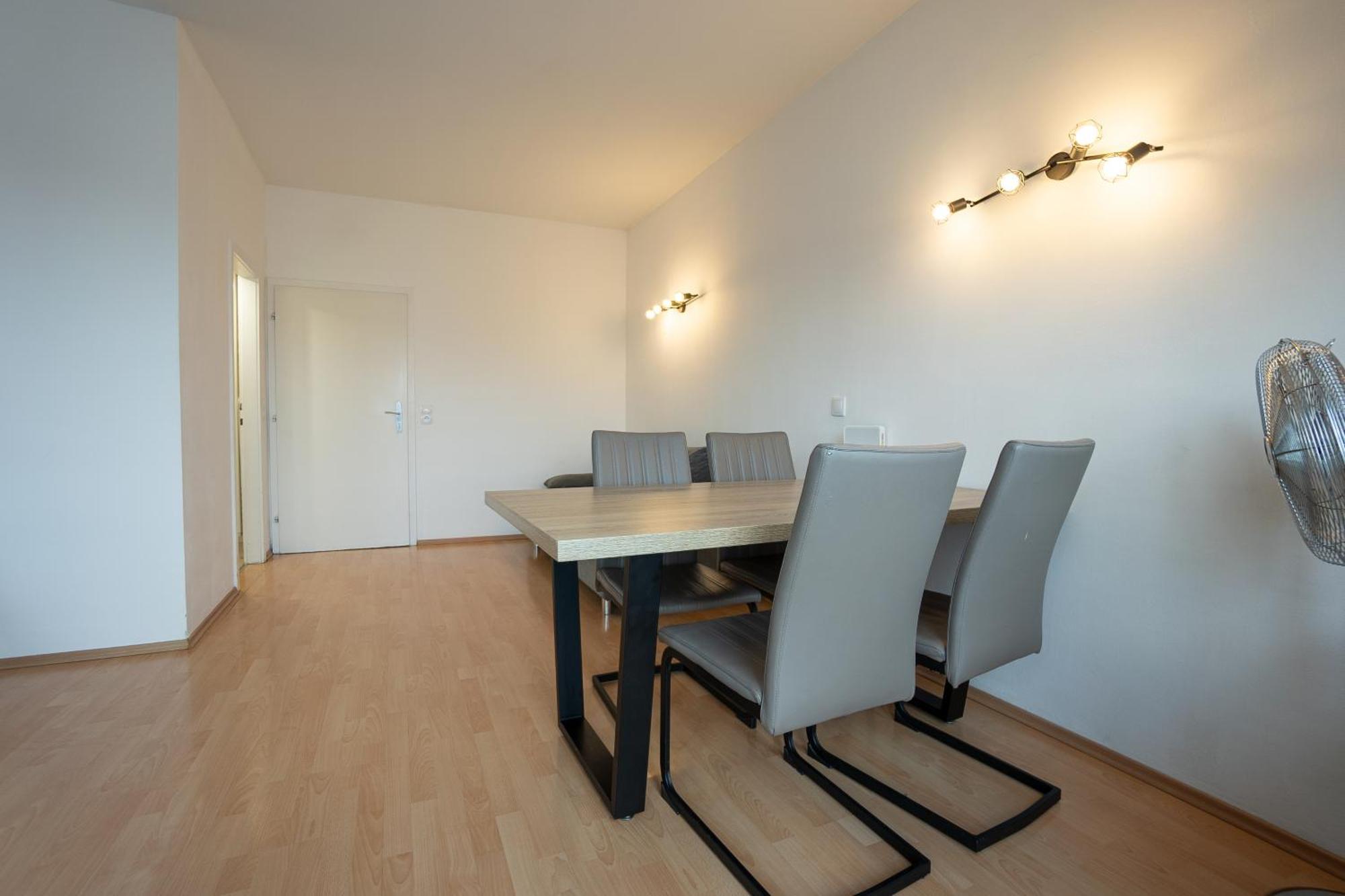 Apartment With A Private Terrace Located Right Near Belvedere Castle, 15 Minutes Away From Stephansdom Vienna Luaran gambar