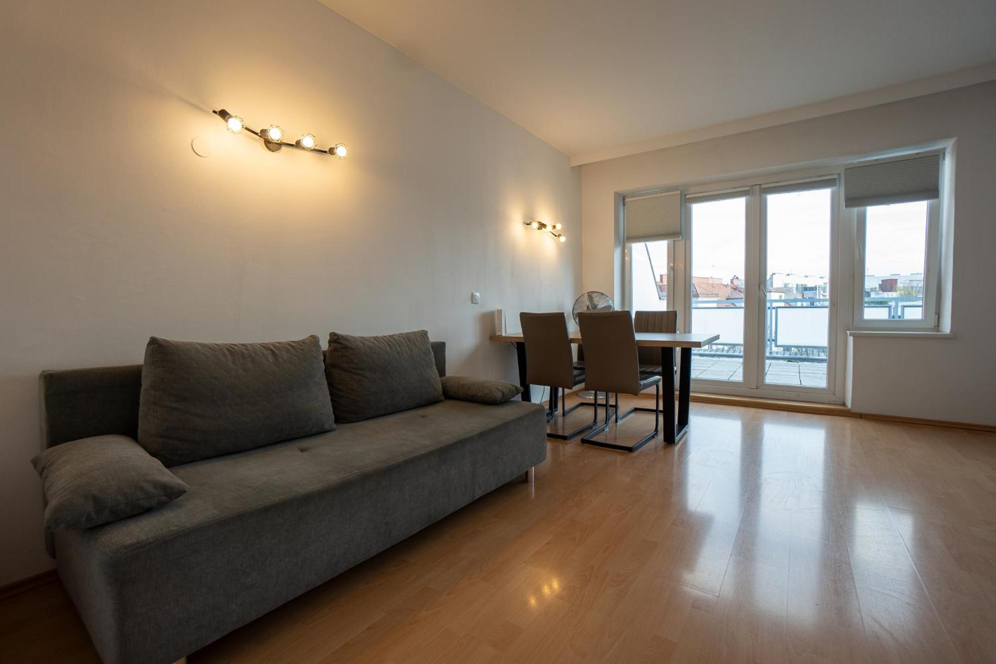 Apartment With A Private Terrace Located Right Near Belvedere Castle, 15 Minutes Away From Stephansdom Vienna Luaran gambar